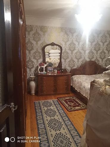 15 yaş iş: 4 otaqlı, 4 kv. m, Orta təmir — 8