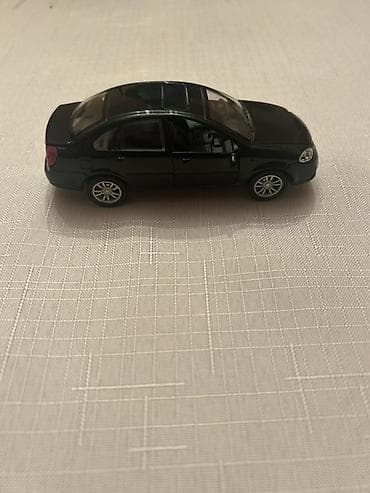 bugatti veyron qiymeti: Qara rəngli sedan tipli oyuncaq avtomobil maketi - Material: metal və — 6