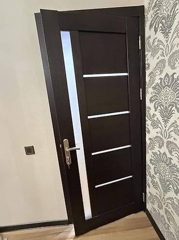 gencede qapi: Yataq otağı üçün İşlənmiş Otaq qapısı Plintus ilə, Ünvandan götürmə — 1