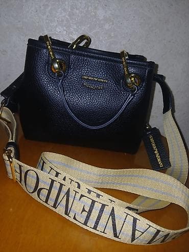 Çiyin çantası, Emporio Armani
