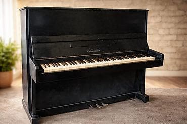 Oktava piano – klassik qara korpuslu, taxta konstruksiyalı