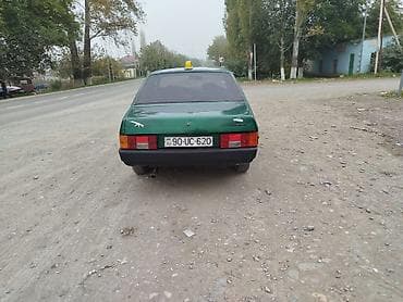 su ceni qosqu: VAZ 21099, yaşıl rəng, sedan kuzov. - 4 qapı, 5 yerlik salon - Ön və — 3