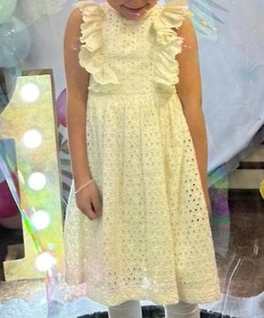 don modelleri: Qız uşaqları üçün zərif ağ paltar - Model: qollu hissədə geniş — 1