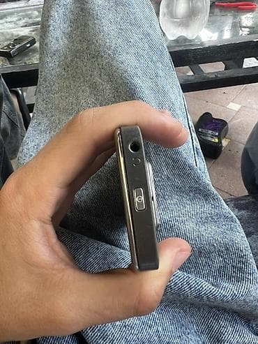 realme note 55: Nokia E72, rəng - Gümüşü, Düyməli — 3