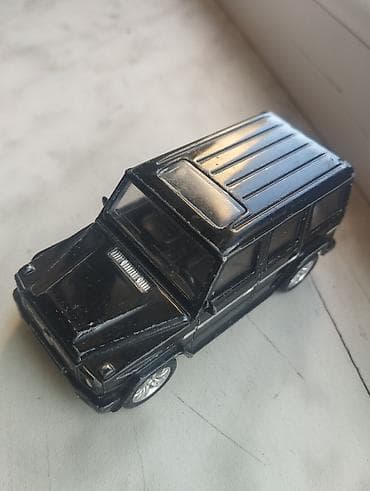 kohnə sifer: Qara rəngli metal oyuncaq SUV maketi - Korpus: metal döküm — 2