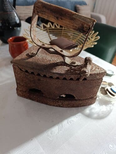 Məhsul: Kömürlü antik ütü Təsvir: - Material: Dəmir korpus, taxta