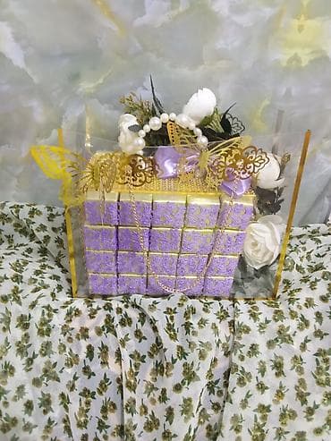 ucuz şokoladlar: Bəzəkli hədiyyə kompozisiyası – akril vitrin qutuda şokolad dəsti - — 1