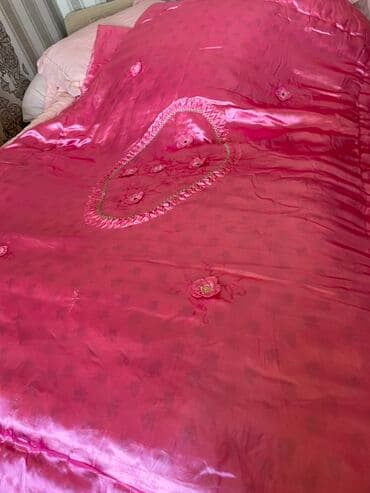 masa örtüyü: Yataq üçün rəng - Çəhrayı Yataq örtüyü — 1