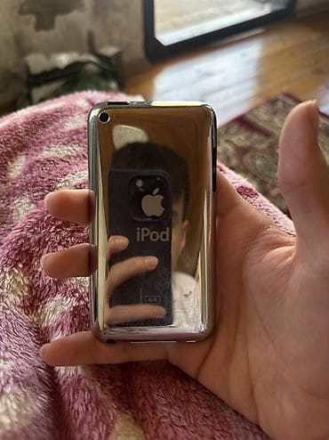 mini soyuducu satilir: İpod satılır 2 ci əl deyil 0 dan məndədi,şkafdan tapmısam işlək deyil — 3