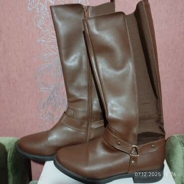 ayaggabı: Qadınlar üçün dizə qədər qəhvəyi çəkmələr - Material: hamar — 1