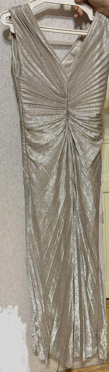 Ziyafət donu, Maksi, M