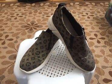 nike qaçış üçün qadın krossovkaları: Ölçü: 38, rəng - Qızılı, Yeni — 1