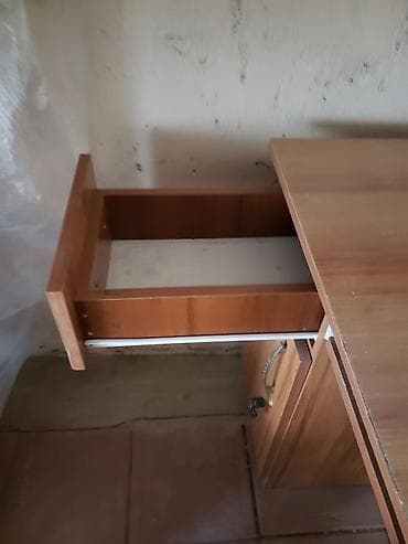 белый офисный стол: Yazi stolu cox kefiyetli duzeldilib — 3