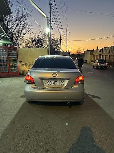 aftamabiller: Toyota Yaris: 1.3 l | 2007 il Sedan — 3