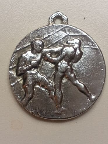 demir halqa ile ariqlamaq: Boks mövzulu medal/asma Antika - Material: metal (gümüşü rəngli — 1