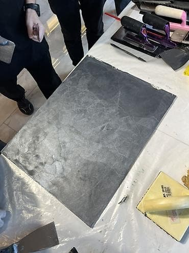 sadə alçipan fiqurları: Dekorativ divar boyası və klassik plintus/kapitel profilləri ilə — 7