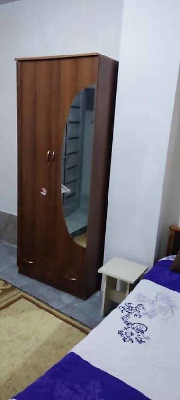 qəbələ kirayə: Bu otaq mebelli kirayə verilir. Otaqda tək nəfərlik çarpayı, kiçik — 6