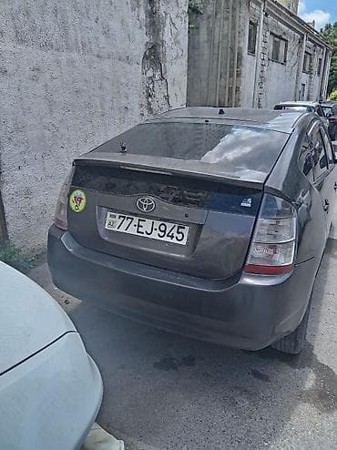 mikroavtobus satisi: Toyota Prius (2-ci nəsil) hibrid hatchback - Gövdə: 5 qapılı — 1
