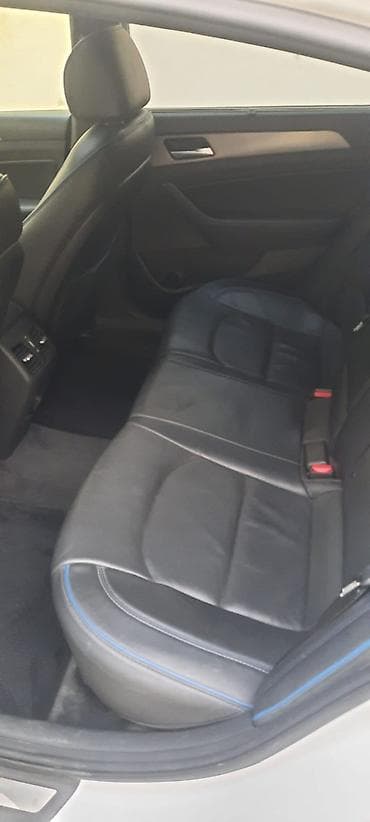 panel satış: Hyundai Sonata – ağ rəngli, sedan kuzovlu. Şık və aerodinamik dizayn — 6