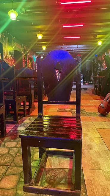 masa kafe: Satışa keyfiyyətli masiv taxtadan hazırlanmış stol və 4 ədəd stul — 2