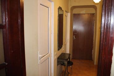 neftcilerde 1 otaqli evlerin qiymeti: Bakı, 2 otaqlı, Köhnə tikili, m. Gənclik, 64 kv. m — 10