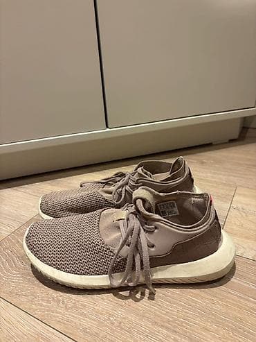 Açıq bənövşəyi rəngli orijinal Adidas idman ayaqqabısı. Mənim üçün çox — 2