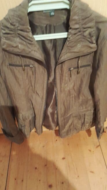 qadınlar üçün zamşa gödəkçələr: Qadın gödəkçəsi – qəhvəyi rəng - Yüngül parça, parıltılı tekstura - — 1