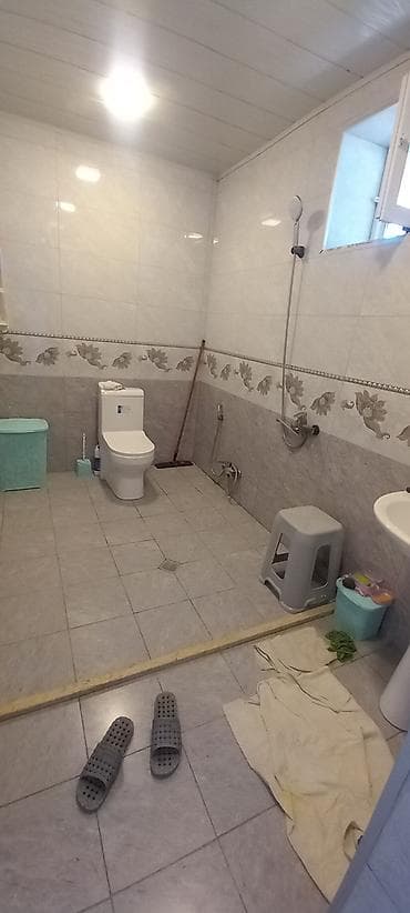 aaaf kiraye evler: Satılır: - Plan: geniş zal, ayrıca mətbəx, iri sanitar qovşaq (duş — 3