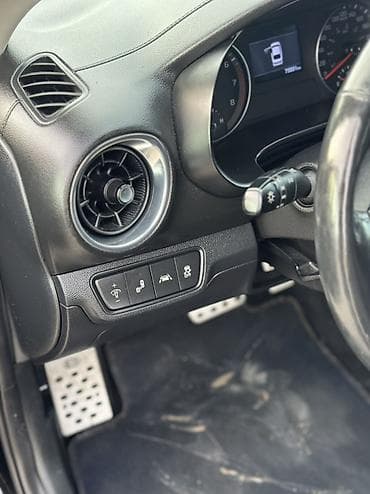 kia sportage 2008: Kia Forte: 2 l | 2020 il Sedan — 8