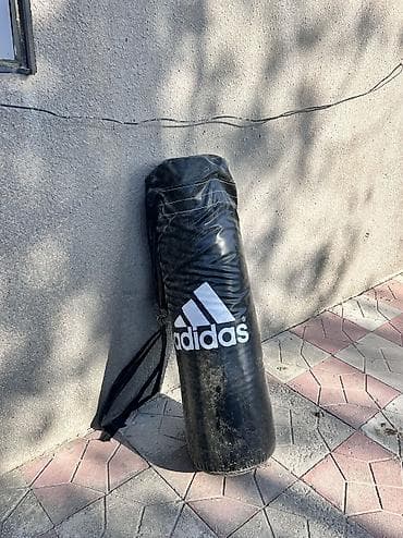turnik islenmis: Adidas qruşa boks kisəsi İki qulpu cırılıb ehtiac yoxdu deye satlır — 1