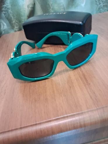 Eynəklər: Gün eynəyi, Versace — 2