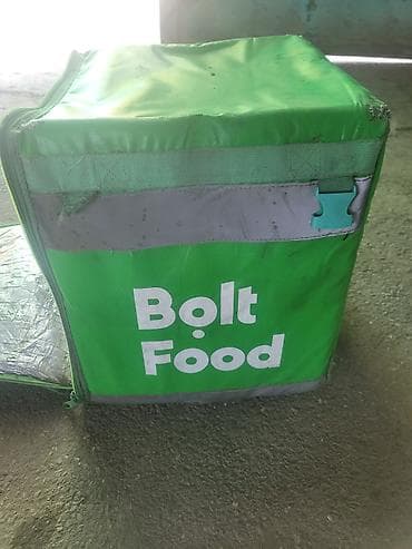 bolt sumka: Bolt food çantası, termo çanta satılır. Çiyinə taxılan qulpları yoxdu — 1