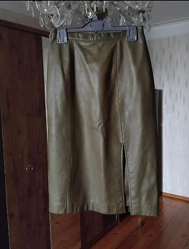 bomber kurtka: Canada.2024.
Vancouver.
M,38,(R)
Təbii,Dəri — 2