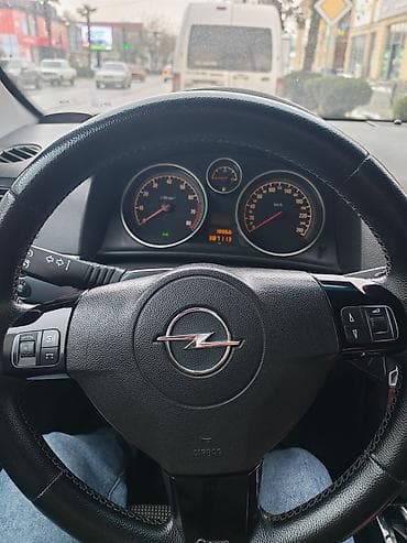 guzguler: Opel Astra: 1.8 l | 2008 il 391520 km Sedan — 5