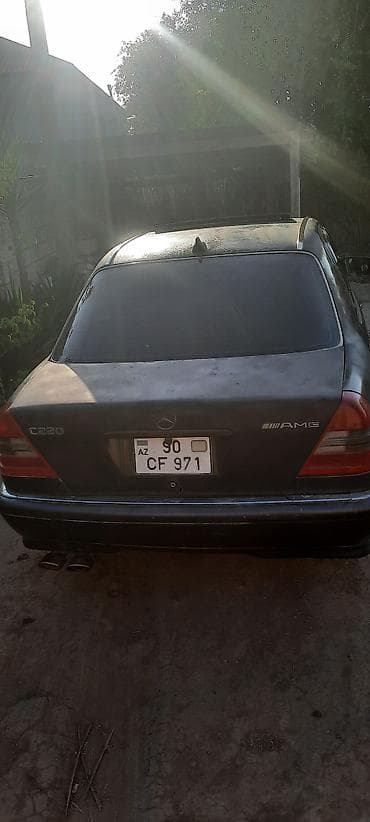 фольксваген пассат 1: Mercedes-Benz C-Sinif sedan (W202), qara rəng. - Kuzov: 4 qapı, sedan — 5
