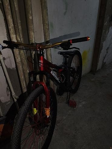 yesebet: BMX/GMT dağ velosipedi - Çərçivə: BMX GMT, alüminium görünümlü — 3