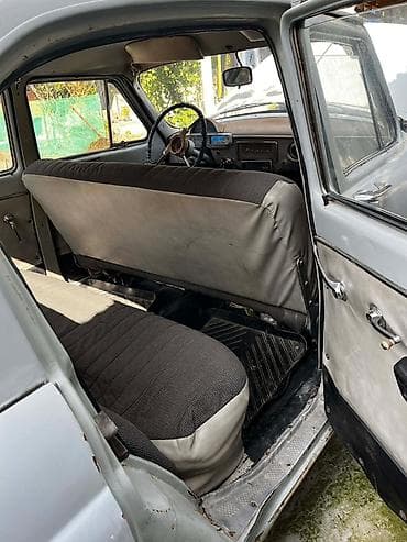 e39 radiator: GAZ-21 Volqa, klassik sovet sedanı Xüsusiyyətlər: - Korpus: 4 qapılı — 8