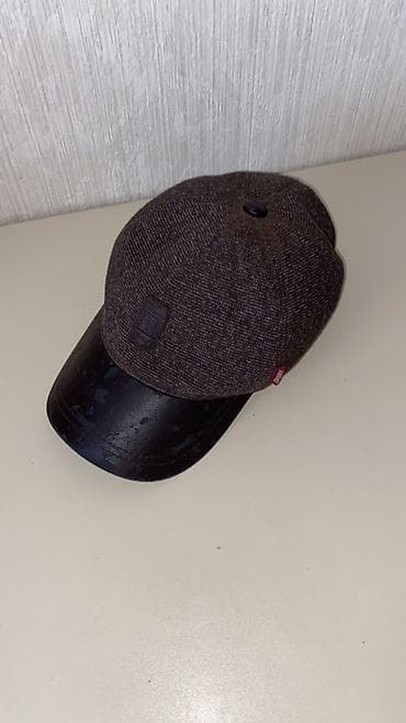 Corab və alt paltarı: Kişi üçün kepka(papaq) modeli 
Qəhvə tonlarında — 1