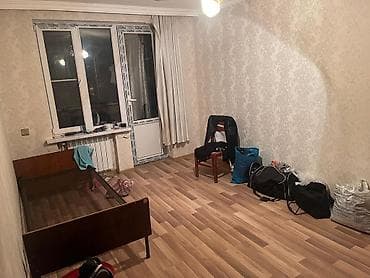 Kirayə otaq – geniş və işıqlı - Ümumi sahə: böyük, düz planlı otaq -