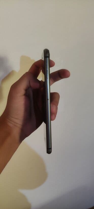 macbook ikinci el: IPhone 8 Plus, 64 GB, Qara, Barmaq izi — 5