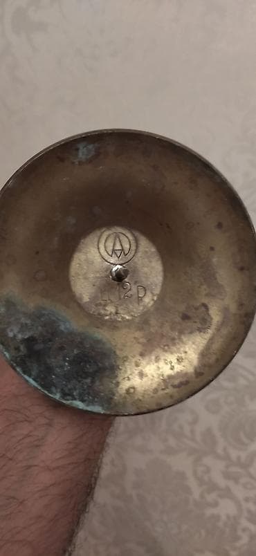 Şamdanlar: Məhsul: Bürünc üçlü şamdan Təsvir: - Material: tam bürünc (alt — 3