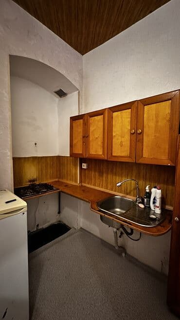 maklersiz 1 otaq kirayə: Merkezde 1 otaqli ev — 10