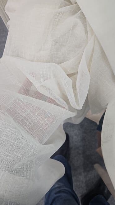 ucuz tul: Ağ rəngli, şəffaf tül parça. Yüngül və zərif görünüşü ilə pərdələr — 13