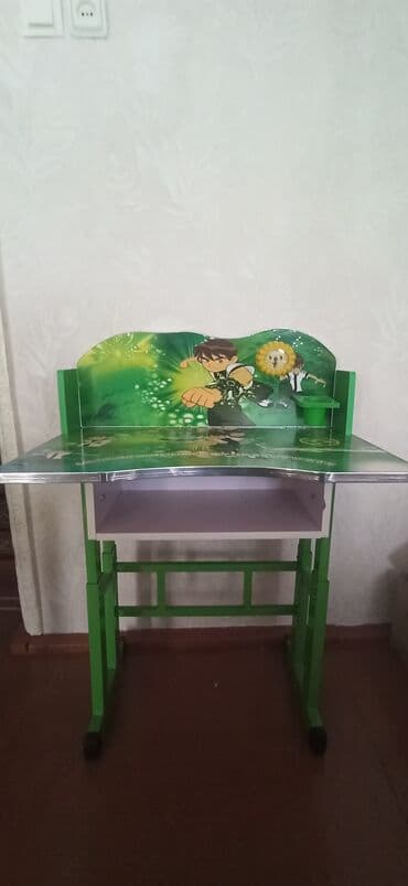 qida məhsullarının topdan satışı: Oğlan üçün, İşlənmiş, Siyirməsiz, Yazı masası, Stullar ilə — 1