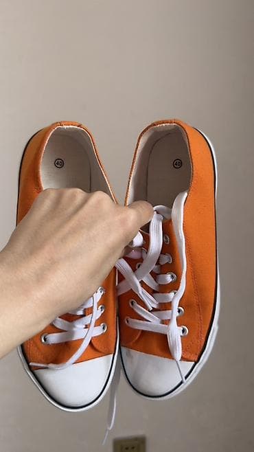 first class: Narıncı rəngli kətan idman ayaqqabısı (klassik low-top model) Tam — 3