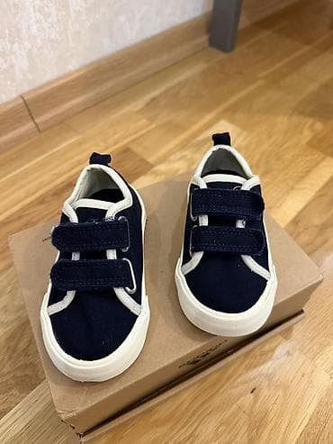 Детская обувь: H&M кеды 
Как новые 
Размер 23
Цена 10 — 4