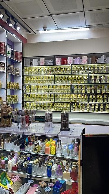 İş vakansiyası Ətir satıcısı xanım tələb olnur Yaş-18-30 Təcrübə