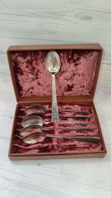 qaşıq desti: Tallin markası olan Melixior qaşıqlar öz qutusunda İstifadə olunmayıb — 1