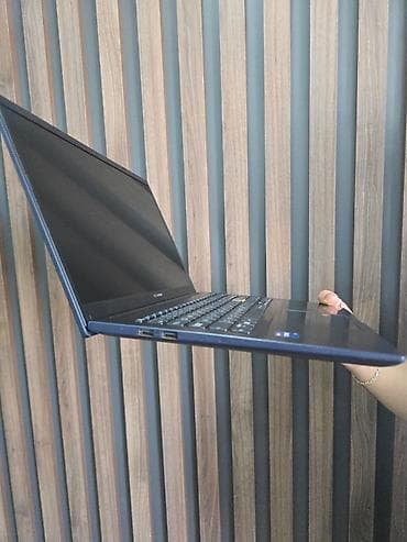 intel core: ASUS VivoBook noutbuku - Model: VivoBook (şəkildə ASUS VivoBook — 3