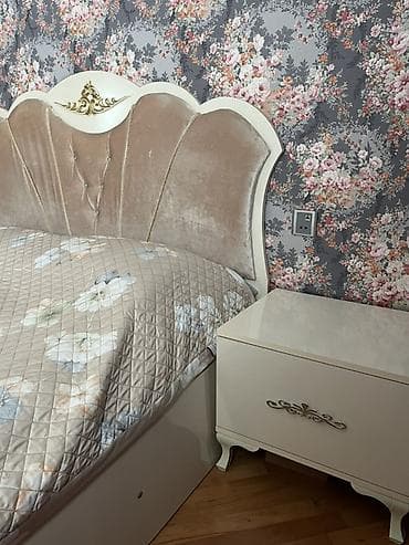 ucuz taxt kravat: Zövqlü klassik yataq dəsti satılır 🛏️🤍 Çox gözəl və zövqlü yataq + 2 — 5